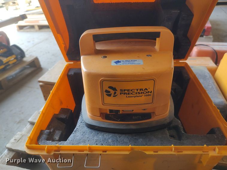 image for item LG9708 Surveying equipment