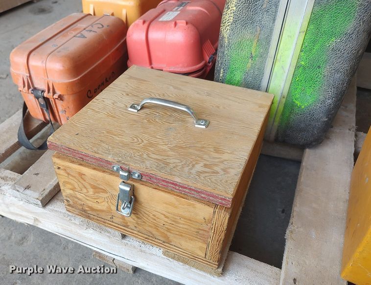 image for item LG9708 Surveying equipment