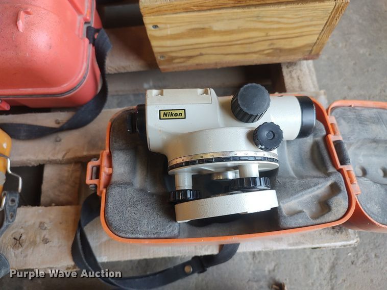 image for item LG9708 Surveying equipment