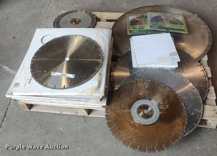 image for item LG9709 (18) concrete saw blades