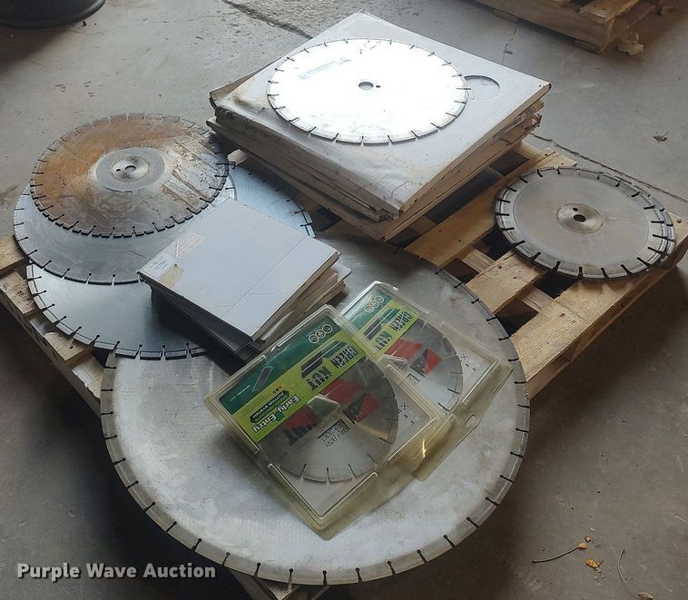 image for item LG9709 (18) concrete saw blades