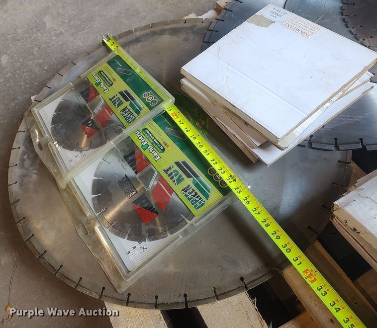 image for item LG9709 (18) concrete saw blades