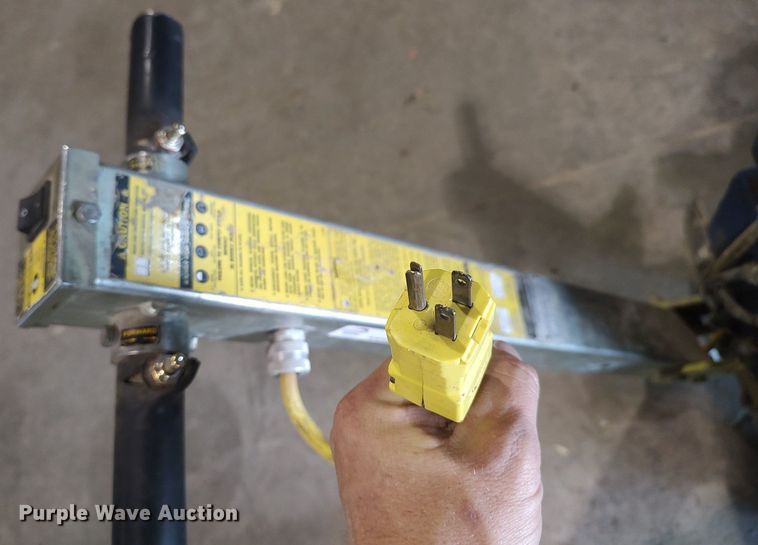 image for item LG9722 National  floor scraper