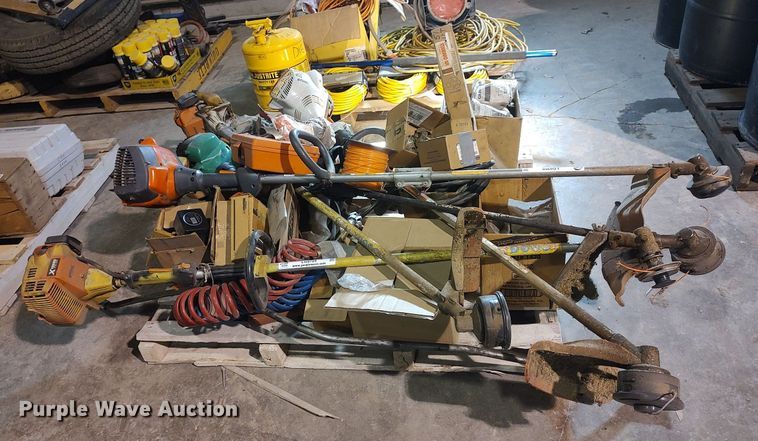 image for item LG9769 Lawn and garden equipment