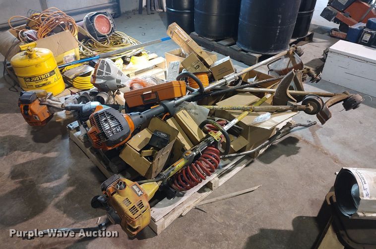 image for item LG9769 Lawn and garden equipment