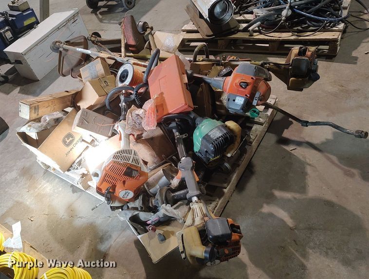 image for item LG9769 Lawn and garden equipment