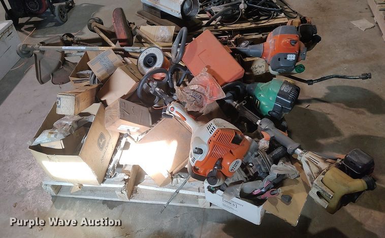 image for item LG9769 Lawn and garden equipment