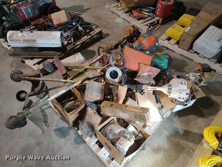 image for item LG9769 Lawn and garden equipment