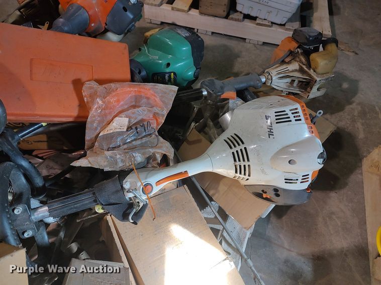 image for item LG9769 Lawn and garden equipment