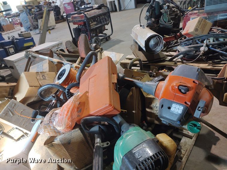 image for item LG9769 Lawn and garden equipment