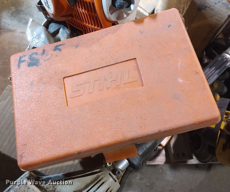 image for item LG9769 Lawn and garden equipment