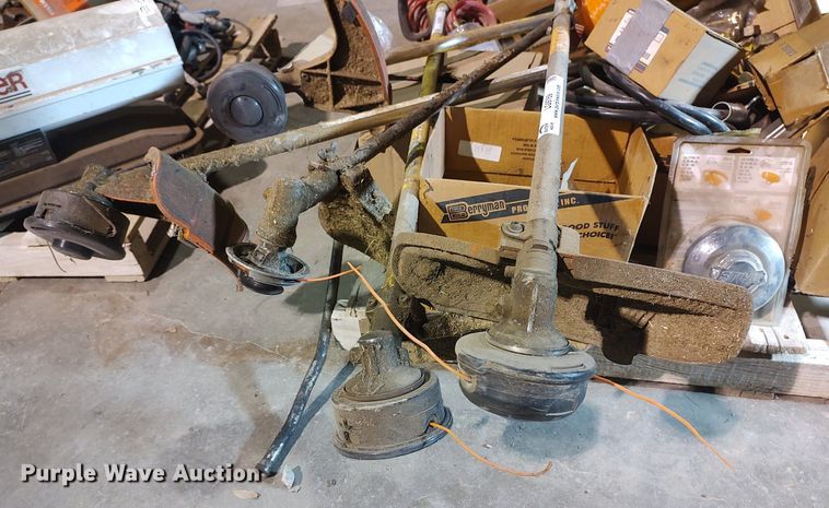 image for item LG9769 Lawn and garden equipment