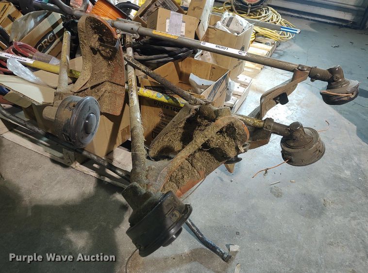 image for item LG9769 Lawn and garden equipment