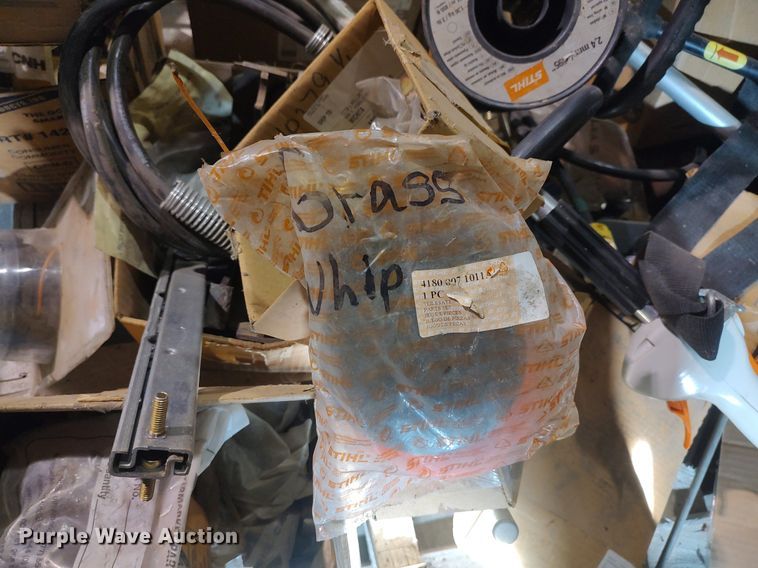 image for item LG9769 Lawn and garden equipment