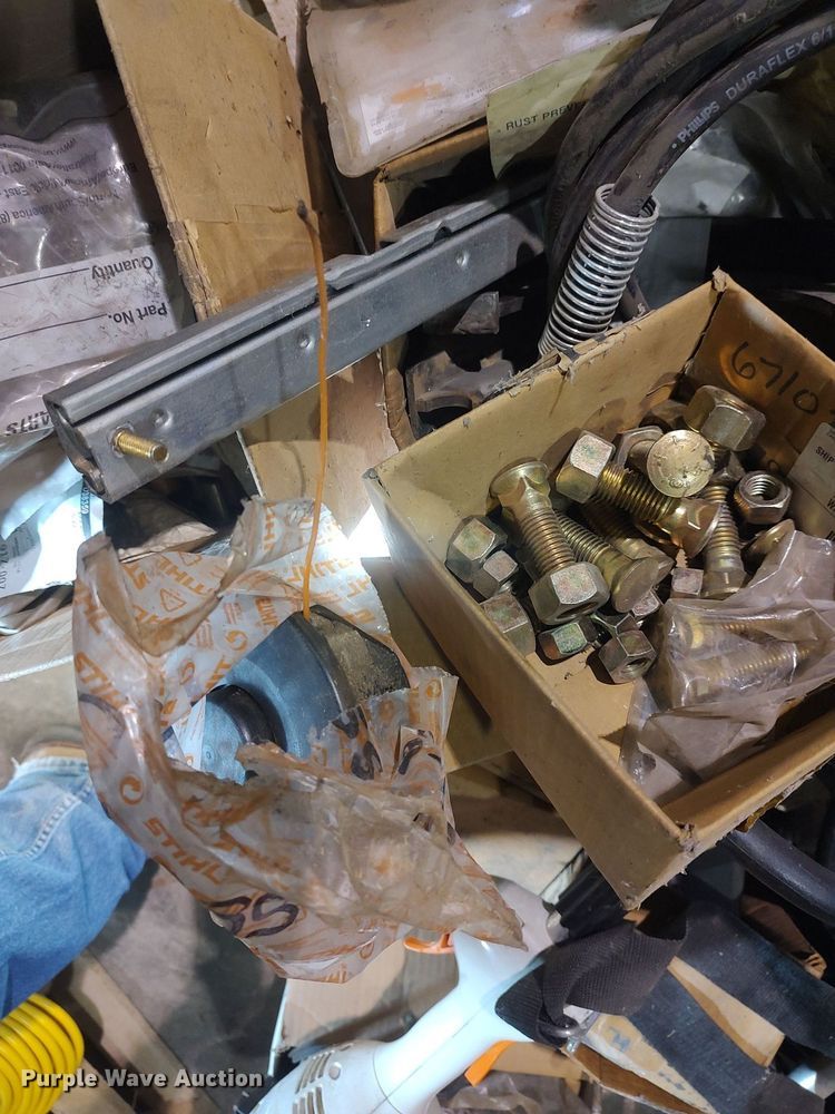 image for item LG9769 Lawn and garden equipment