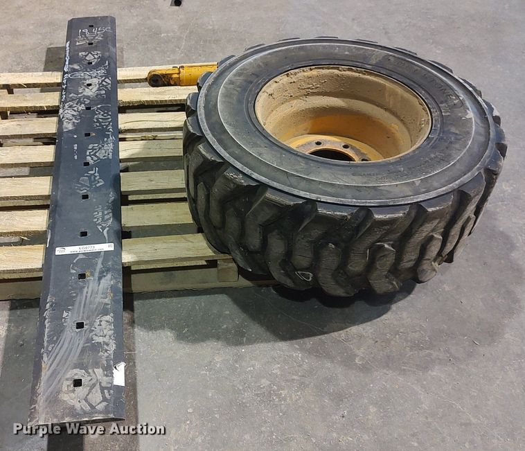 image for item LG9773 Skid steer parts