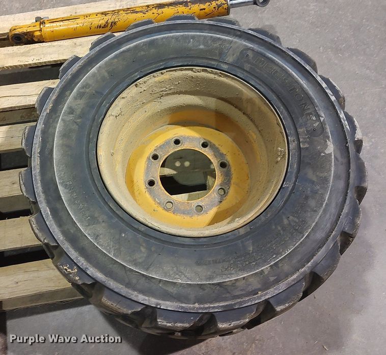 image for item LG9773 Skid steer parts