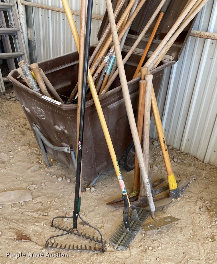 Lawn and garden tools in Wichita, KS Item LT9570 sold Purple Wave