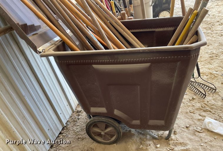 image for item LT9570 Lawn and garden tools