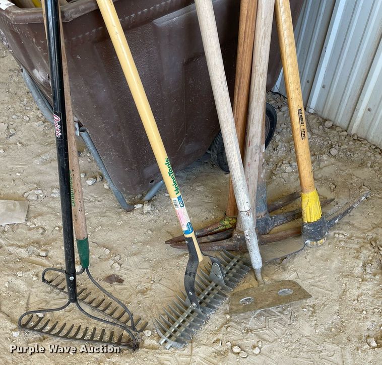 image for item LT9570 Lawn and garden tools