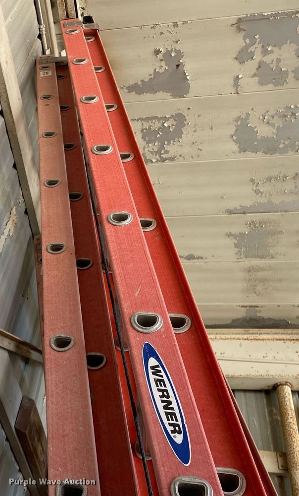 image for item LT9571 (10) extension ladders