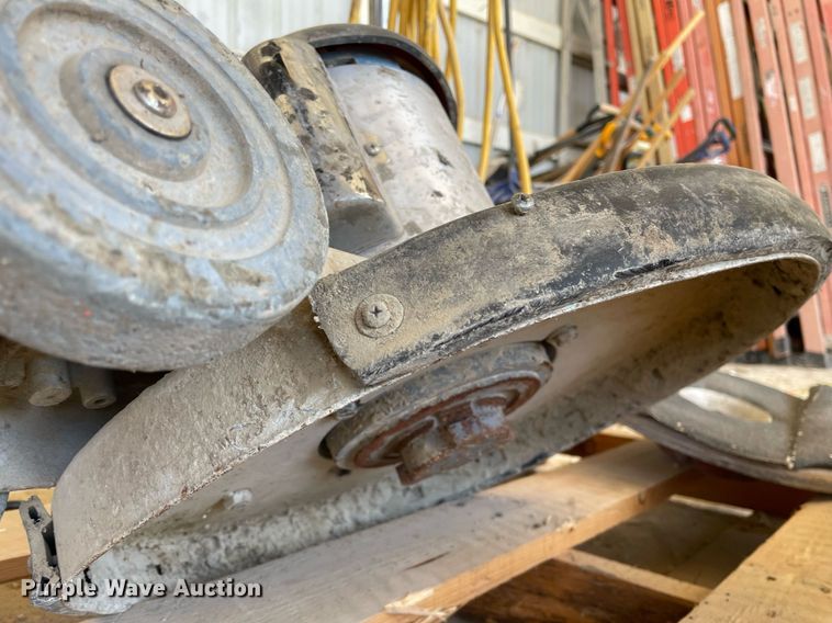 image for item LT9579 (3) floor buffers