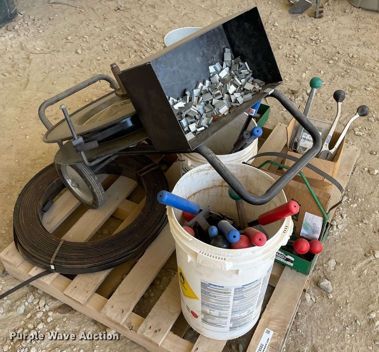image for item LT9582 Pallet of strapping equipment