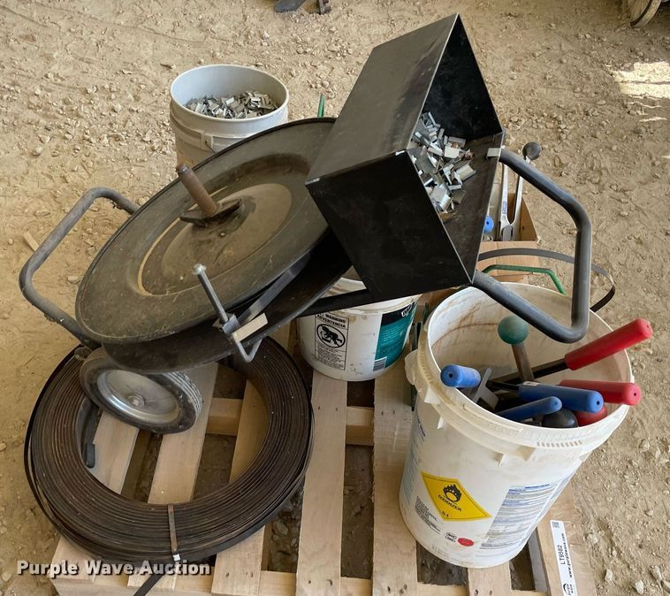 image for item LT9582 Pallet of strapping equipment