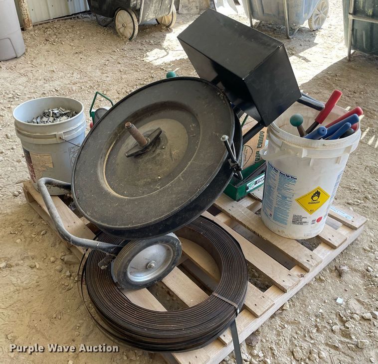 image for item LT9582 Pallet of strapping equipment
