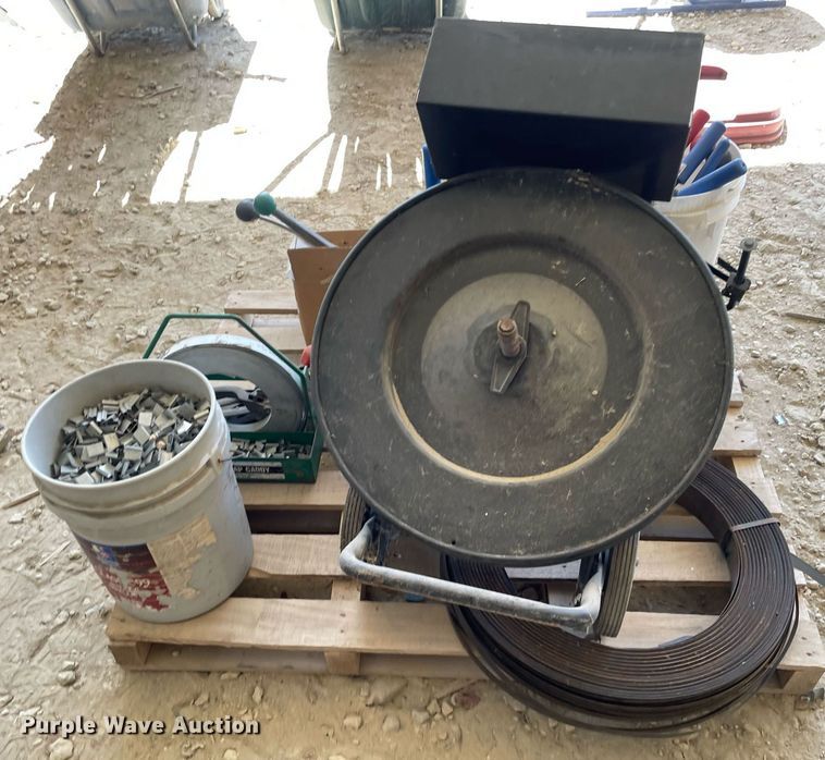 image for item LT9582 Pallet of strapping equipment