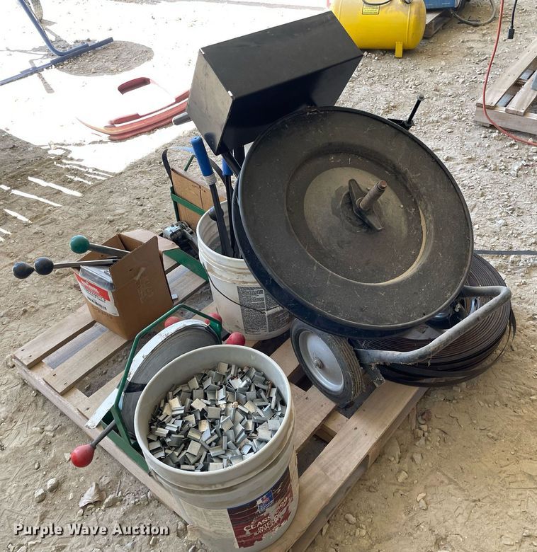 image for item LT9582 Pallet of strapping equipment