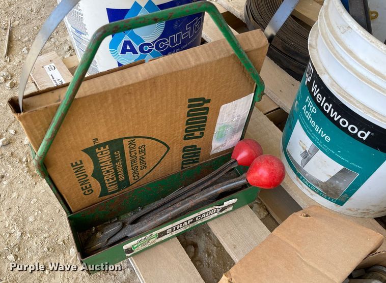image for item LT9582 Pallet of strapping equipment
