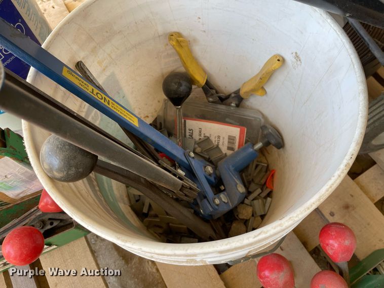 image for item LT9582 Pallet of strapping equipment