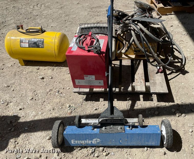 image for item LT9583 Tools