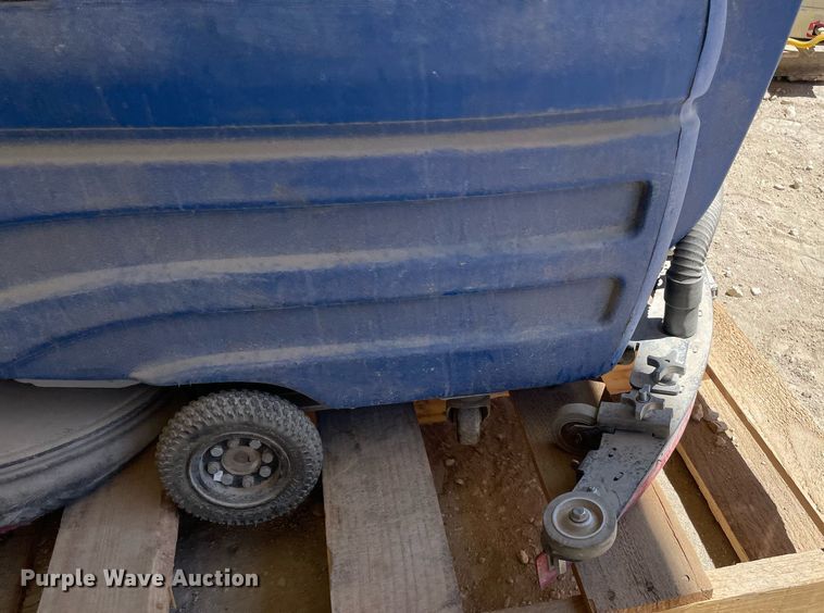 image for item LT9584 Windsor SCX20T  floor buffer