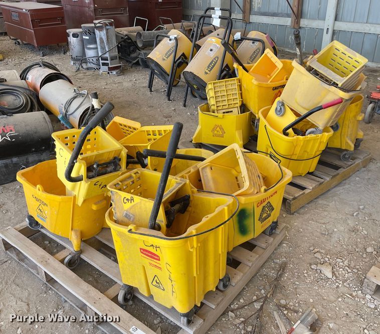 image for item LT9585 (11) mop buckets