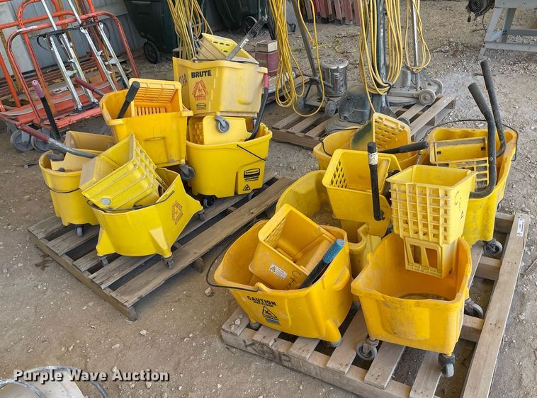 image for item LT9585 (11) mop buckets
