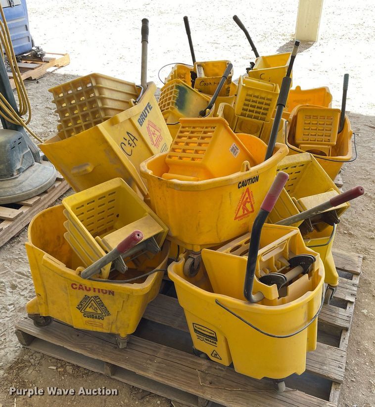 image for item LT9585 (11) mop buckets