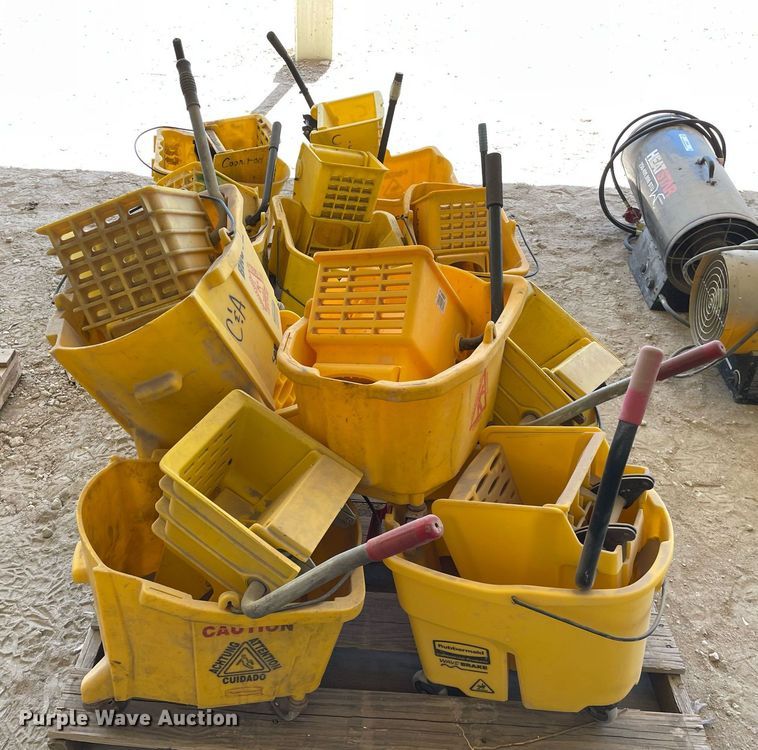 image for item LT9585 (11) mop buckets