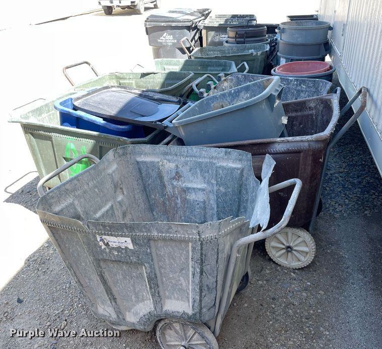 image for item LT9591 Approximately 30 trash cans