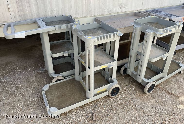 image for item LT9591 Approximately 30 trash cans