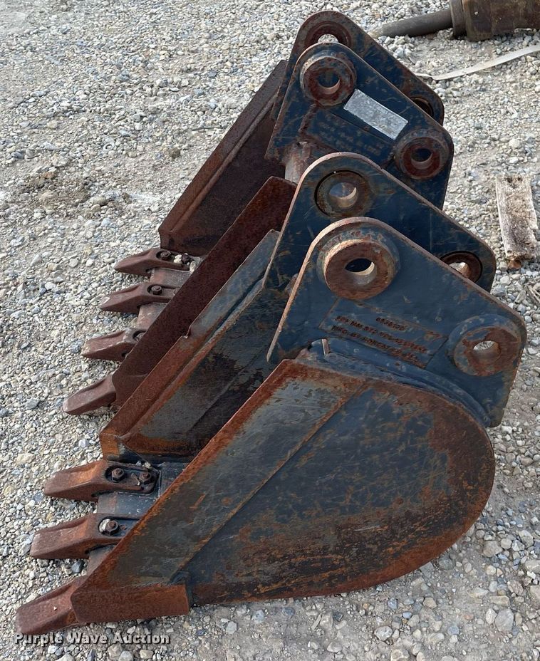 image for item MP9207 (2) mini excavator buckets