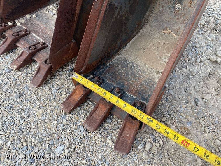 image for item MP9207 (2) mini excavator buckets