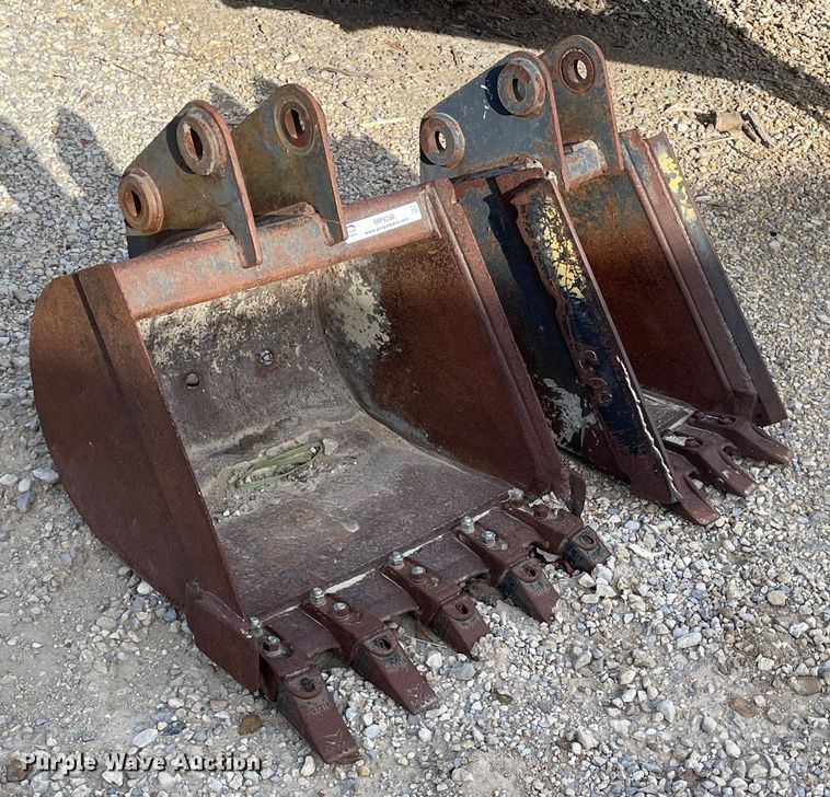 image for item MP9208 (2) Melroe mini excavator buckets