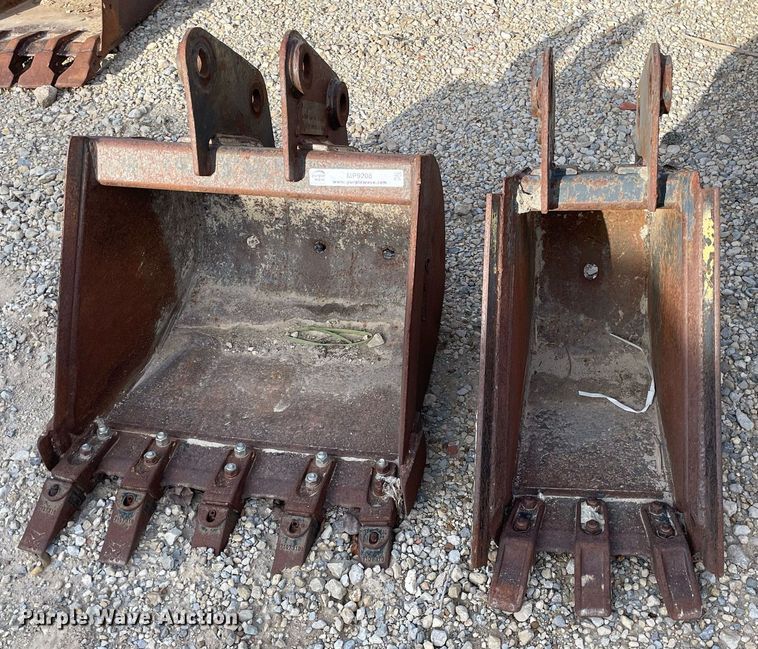 image for item MP9208 (2) Melroe mini excavator buckets
