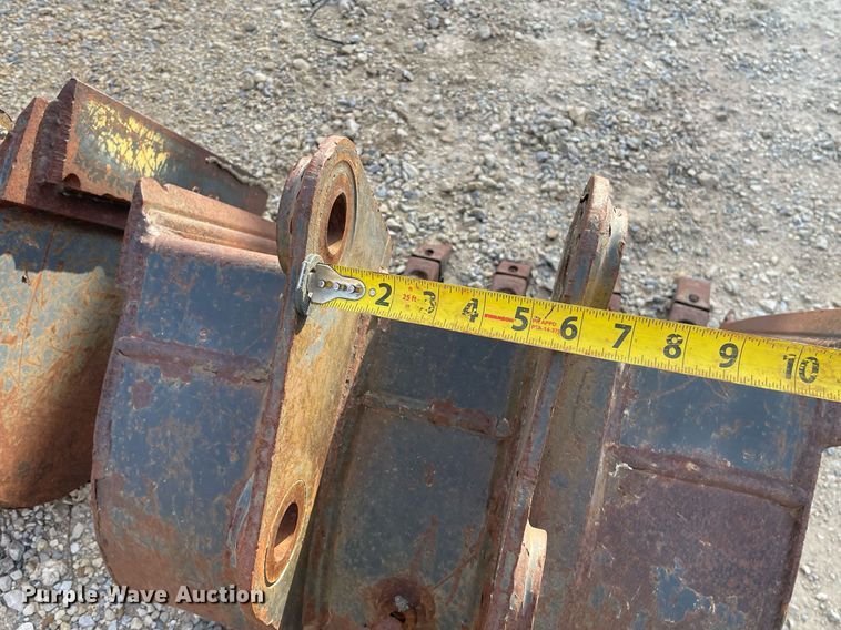 image for item MP9208 (2) Melroe mini excavator buckets