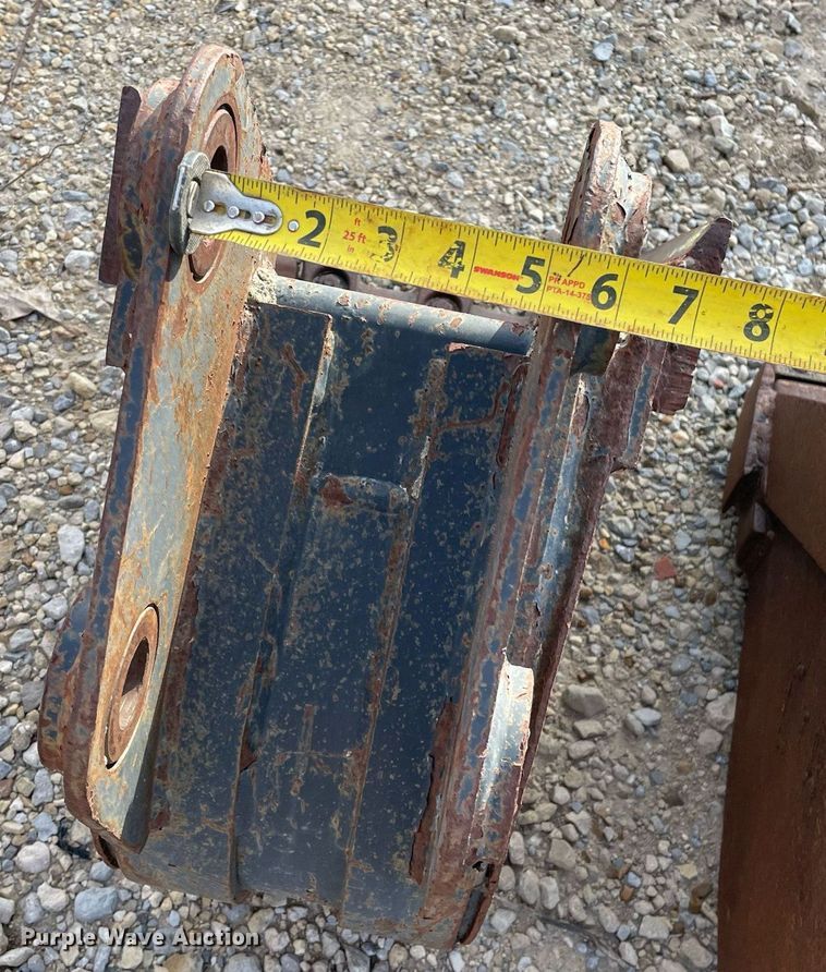 image for item MP9208 (2) Melroe mini excavator buckets