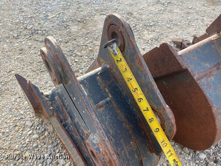 image for item MP9208 (2) Melroe mini excavator buckets