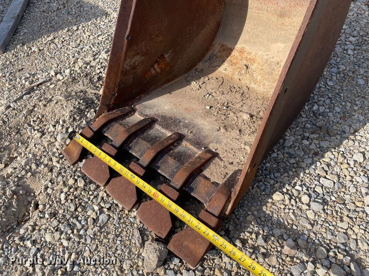 image for item MP9209 24"W backhoe bucket