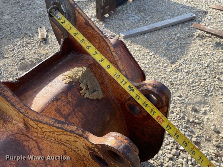 image for item MP9209 24"W backhoe bucket